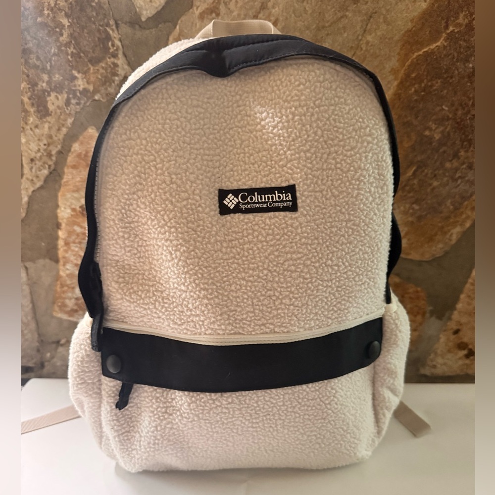 Columbia Fleece Cream and Black Backpack - Picture 5 of 15